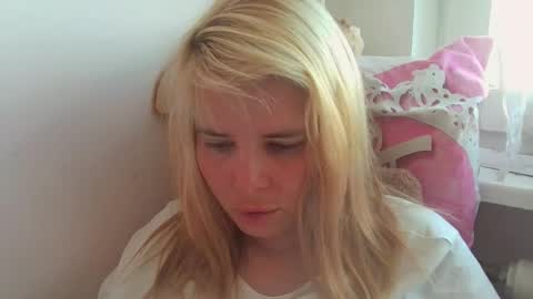 Snapshot of elenaflirt chatting on 06/08/26, 03:34 Elena online show from 06/08/26, 03:34