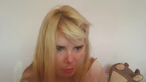 Snapshot of elenaflirt chatting on 06/30/26, 09:43 Elena online show from 06/30/26, 09:43
