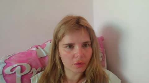 Snapshot of elenaflirt chatting on 07/25/26, 02:14 Elena online show from 07/25/26, 02:14