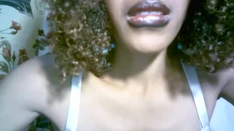 Snapshot of elenah0123 chatting on 12/18/25, 07:03 elenah013 online show from 12/18/25, 07:03