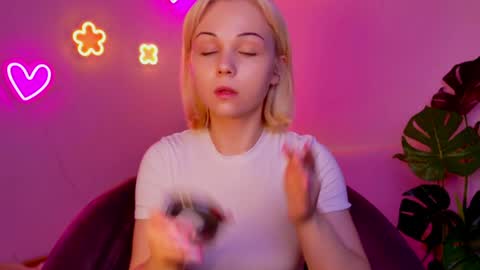elenamonroe_ online show from 04/08/26, 03:28