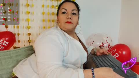 elenna_boobs_ online show from 09/15/25, 04:45