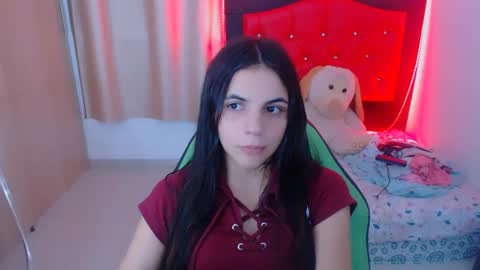 Snapshot of elenna_hotx chatting on 12/07/24, 06:15 agnes online show from 12/07/24, 06:15