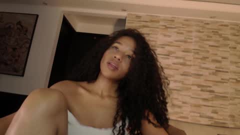 Snapshot of elenna_snow chatting on 12/06/24, 11:36 Elenna online show from 12/06/24, 11:36