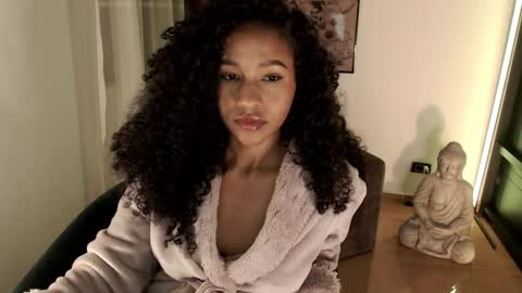 Snapshot of elenna_snow chatting on 12/11/24, 03:56 Elenna online show from 12/11/24, 03:56