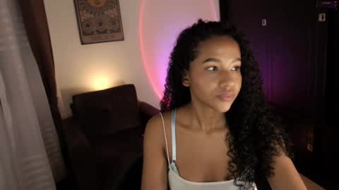 Snapshot of elenna_snow chatting on 12/21/24, 12:09 Elenna online show from 12/21/24, 12:09