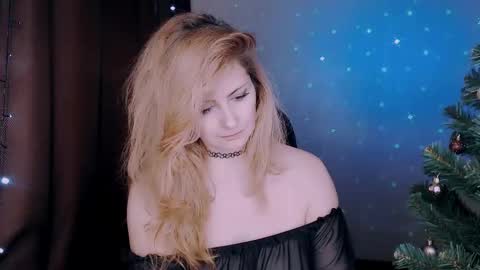 Snapshot of eleonorrres chatting on 12/20/24, 08:38 Elli online show from 12/20/24, 08:38