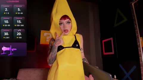 Snapshot of elettra_roux chatting on 11/08/25, 01:39 ELETTRA online show from 11/08/25, 01:39