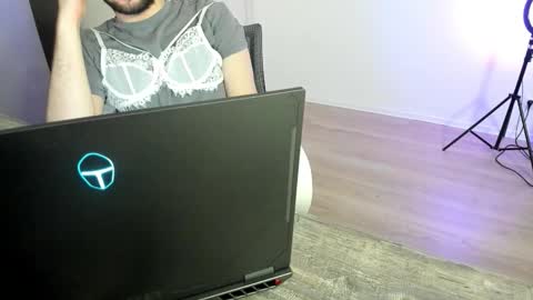 elf_cats online show from 12/16/25, 01:38