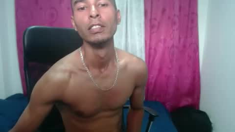 Snapshot of elherrero2024 chatting on 12/06/24, 05:44 elherrero2024 online show from 12/06/24, 05:44