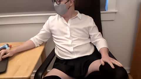 Snapshot of eli_hayes chatting on 02/09/25, 08:56 Elias online show from 02/09/25, 08:56