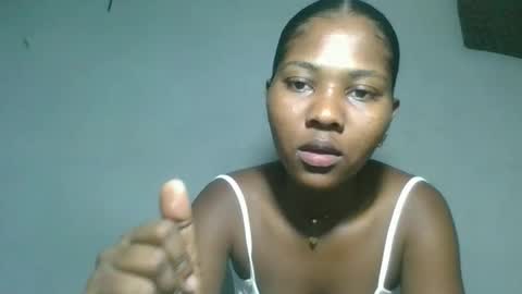 Snapshot of elia011 chatting on 10/30/25, 08:27 elia011 online show from 10/30/25, 08:27