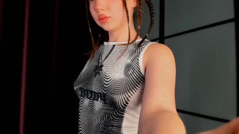Snapshot of elianareynolds chatting on 12/03/24, 03:09 Ella online show from 12/03/24, 03:09