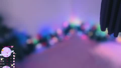Snapshot of elianareynolds chatting on 12/28/24, 06:17 Ella online show from 12/28/24, 06:17