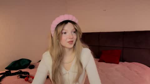 Snapshot of elianareynolds chatting on 01/15/25, 03:11 Ella online show from 01/15/25, 03:11