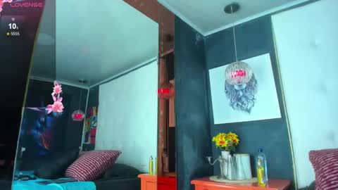 ---Elian--- online show from 10/03/25, 12:07