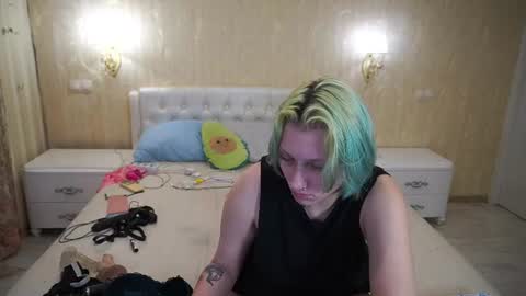 Luna online show from 06/19/26, 11:08