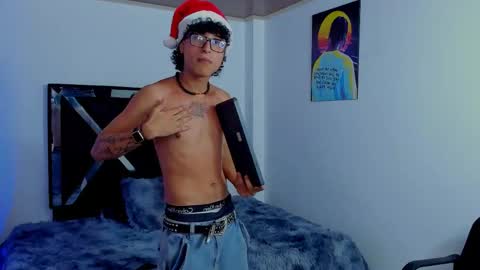 Snapshot of eliasferragamo chatting on 12/17/25, 03:23 Elias Ferragamo online show from 12/17/25, 03:23