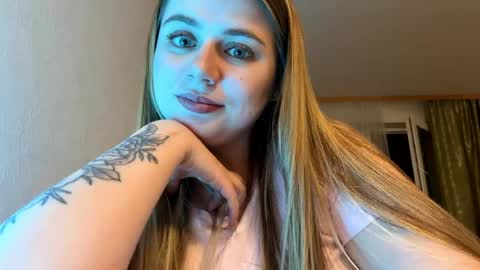 Snapshot of elidiaguariglia chatting on 05/04/26, 09:55 Louise online show from 05/04/26, 09:55