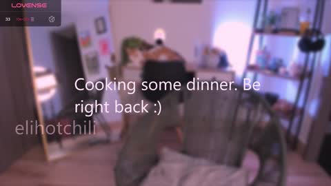 Snapshot of elihotchili chatting on 12/02/24, 01:25 Eli online show from 12/02/24, 01:25