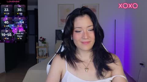 eliiih_ online show from 10/19/25, 02:56