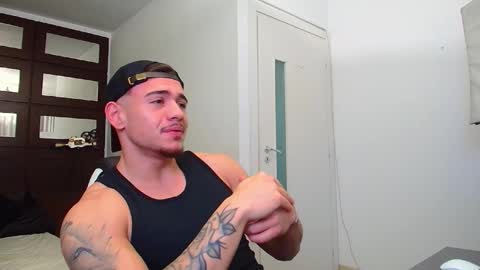 ElijahThorne online show from 11/18/25, 05:23