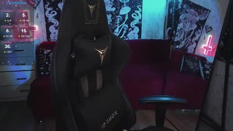 Snapshot of elika_kay chatting on 02/21/25, 12:49 MORE ME online show from 02/21/25, 12:49