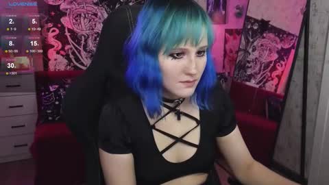 Snapshot of elika_kay chatting on 10/12/25, 09:25 MORE ME online show from 10/12/25, 09:25