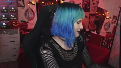 Snapshot of elika_kay chatting on 10/31/25, 10:00 MORE ME online show from 10/31/25, 10:00