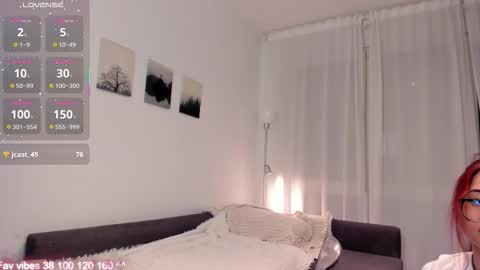 Snapshot of elimeowy chatting on 09/28/25, 12:05 Hey Im Elizzi. Lets have fun and enjoy together online show from 09/28/25, 12:05