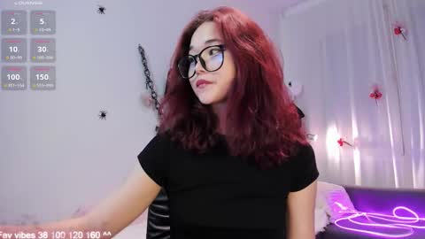 Snapshot of elimeowy chatting on 10/20/25, 01:28 Hey Im Elizzi. Lets have fun and enjoy together online show from 10/20/25, 01:28