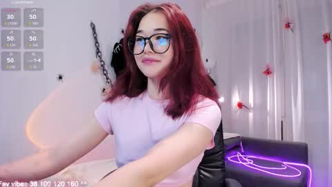 Snapshot of elimeowy chatting on 10/21/25, 03:29 Hey Im Elizzi. Lets have fun and enjoy together online show from 10/21/25, 03:29