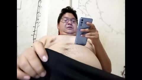 Snapshot of elimposstor chatting on 12/19/25, 12:23 elimposstor online show from 12/19/25, 12:23