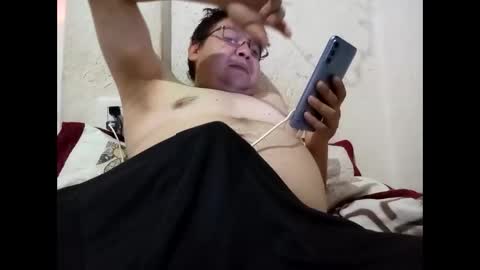 Snapshot of elimposstor chatting on 12/20/25, 07:10 elimposstor online show from 12/20/25, 07:10