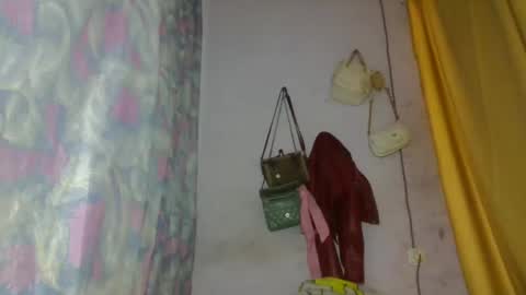 elina981 online show from 04/25/26, 09:34