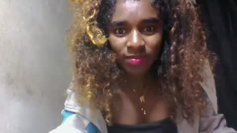 Snapshot of elina981 chatting on 05/25/26, 12:16 elina981 online show from 05/25/26, 12:16