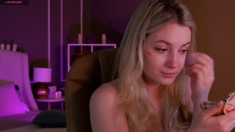 Snapshot of elina_nortas chatting on 01/18/25, 01:19 Elina online show from 01/18/25, 01:19