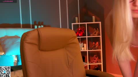 Snapshot of elina_nortas chatting on 02/07/25, 01:04 Elina online show from 02/07/25, 01:04