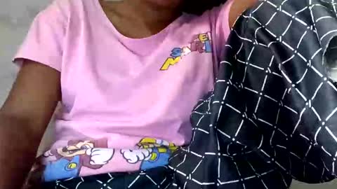 Snapshot of elina_roy03 chatting on 10/19/25, 10:38 elina_roy03 online show from 10/19/25, 10:38