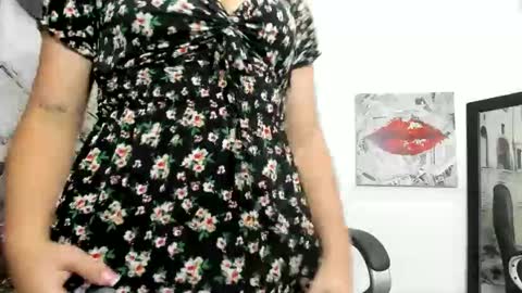 Elina  online show from 11/12/25, 10:41