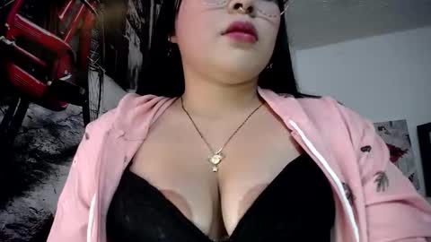Snapshot of elinaax chatting on 01/15/26, 10:02 Elina online show from 01/15/26, 10:02