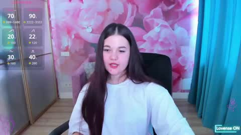 ElinaMils online show from 05/16/26, 06:32