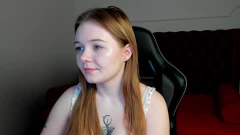 Snapshot of elinavale chatting on 03/23/26, 05:11 elinavale online show from 03/23/26, 05:11
