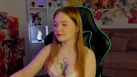 Snapshot of elinavale chatting on 04/14/26, 05:08 elinavale online show from 04/14/26, 05:08