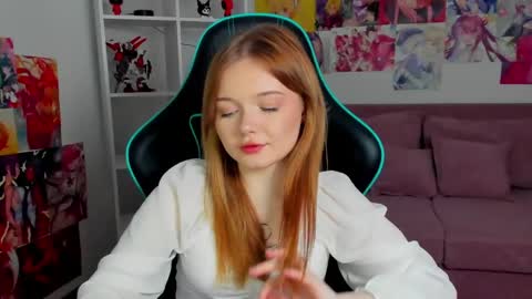 Snapshot of elinavale chatting on 04/21/26, 05:39 elinavale online show from 04/21/26, 05:39