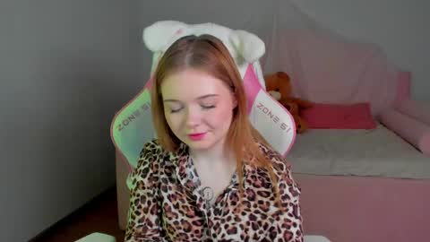 Snapshot of elinavale chatting on 04/27/26, 04:27 elinavale online show from 04/27/26, 04:27
