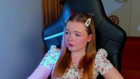 Snapshot of elinavale chatting on 05/05/26, 05:21 elinavale online show from 05/05/26, 05:21