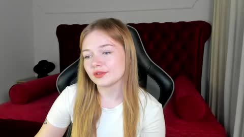 Snapshot of elinavale chatting on 05/11/26, 05:21 elinavale online show from 05/11/26, 05:21