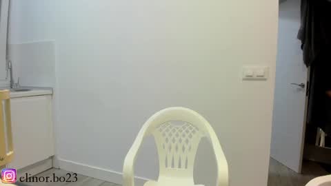 Snapshot of elinor_bo chatting on 12/03/24, 11:11 paula  onlyfns          online show from 12/03/24, 11:11