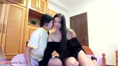 Snapshot of elinor_bo chatting on 11/03/25, 02:29 paula onlyfns online show from 11/03/25, 02:29